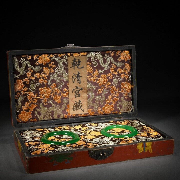 Two Green Bangles in a Lacquer Box